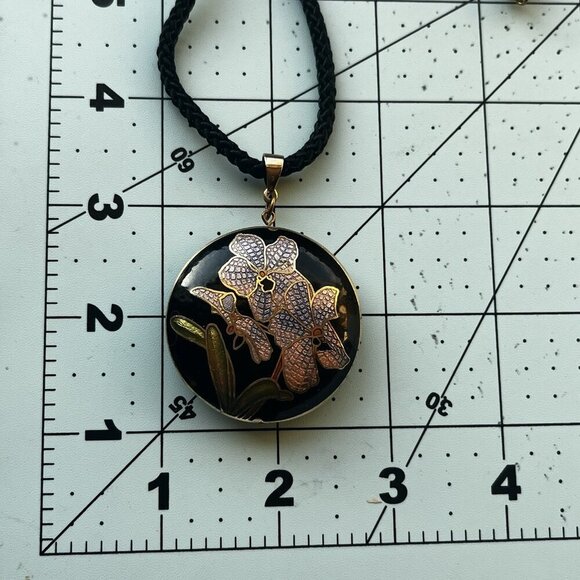 Cloisonne Flower Reversible Round Pendant Necklace Black Enamel Braided Cord - Picture 8 of 9